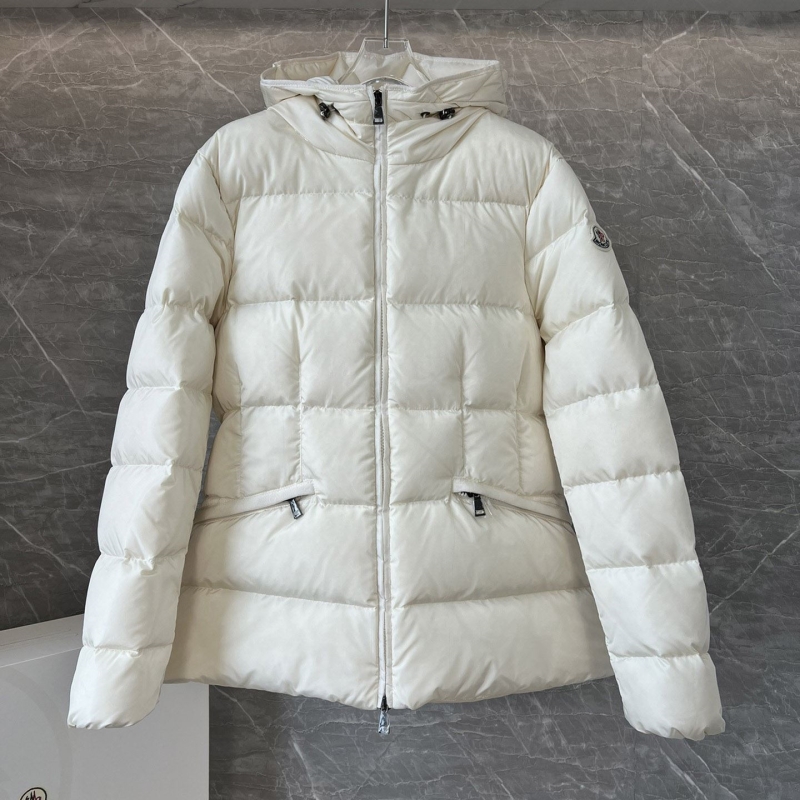 G*u*i down coat